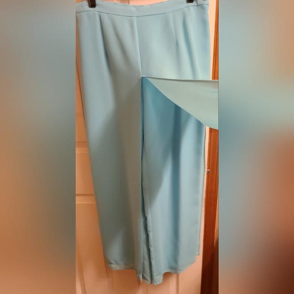 Ladies Slacks Worn 1 time! - Picture 4 of 4